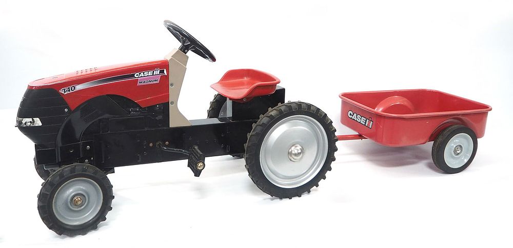 Lot 274: Case IH Magnum 340 Pedal Tractor & Wagon