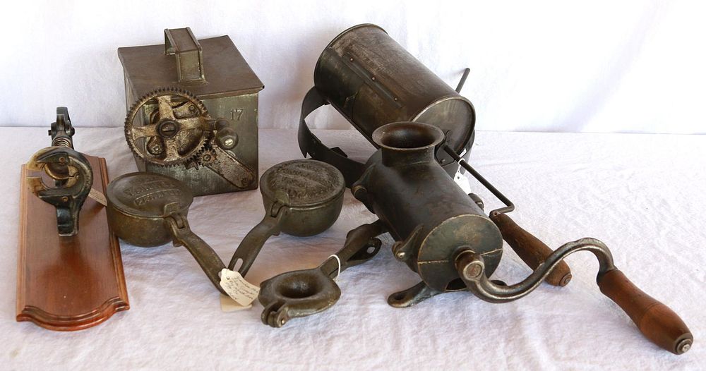 Lot 1004: Country Kitchen Collectables