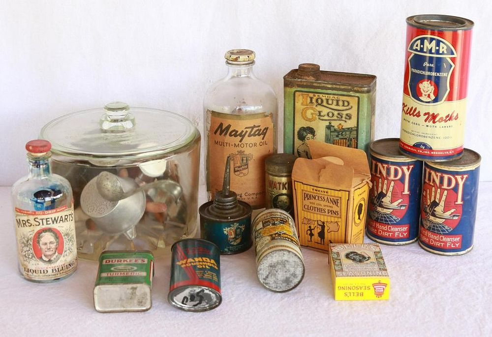Lot 1009: Group of Household Adv.