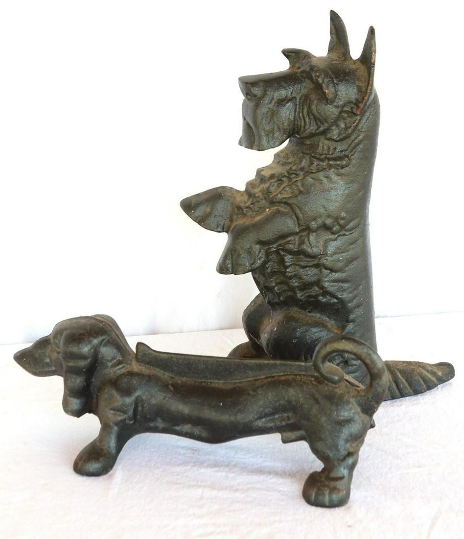Lot 1045: (2) Cast iron Dogs
