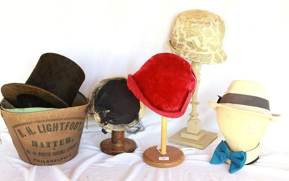 Lot 1098: (5) Early Hat Displays