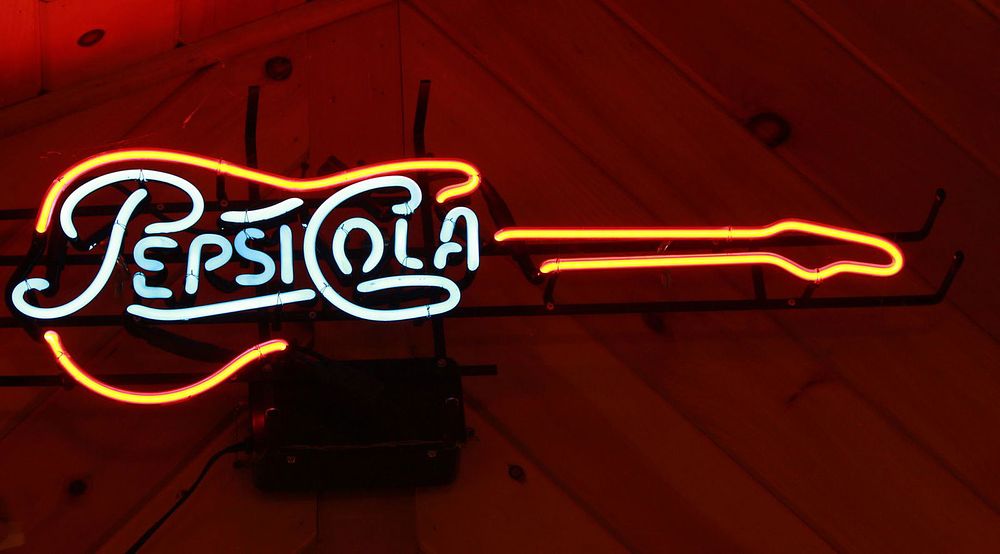 Lot 1104: 35" Pepsi Neon