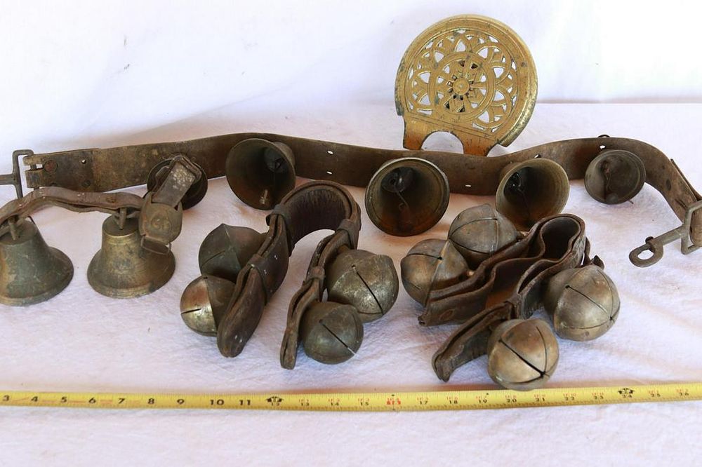 Lot 1141: Harness Bells & Trivet