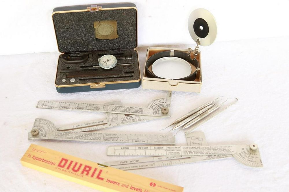 Lot 1159: Various Dental Items with Adv.