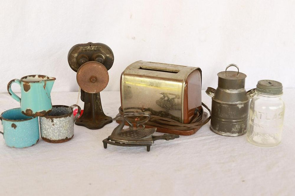 Lot 1208: (9) Miniature/Salesman Sample Kitchen Items