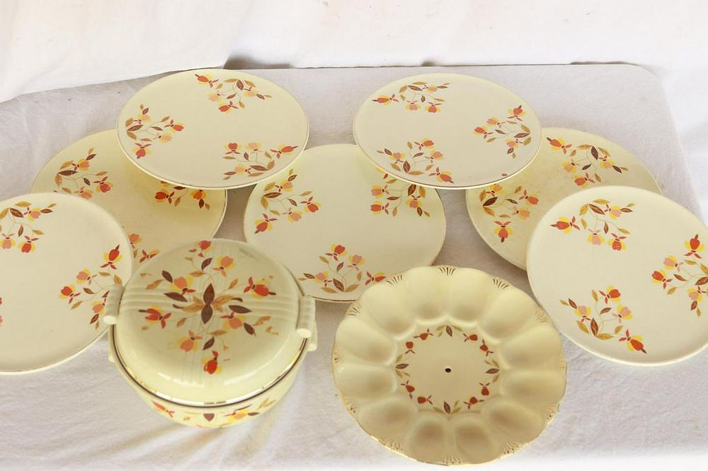 Lot 1213: Autumn Leaf Dishes