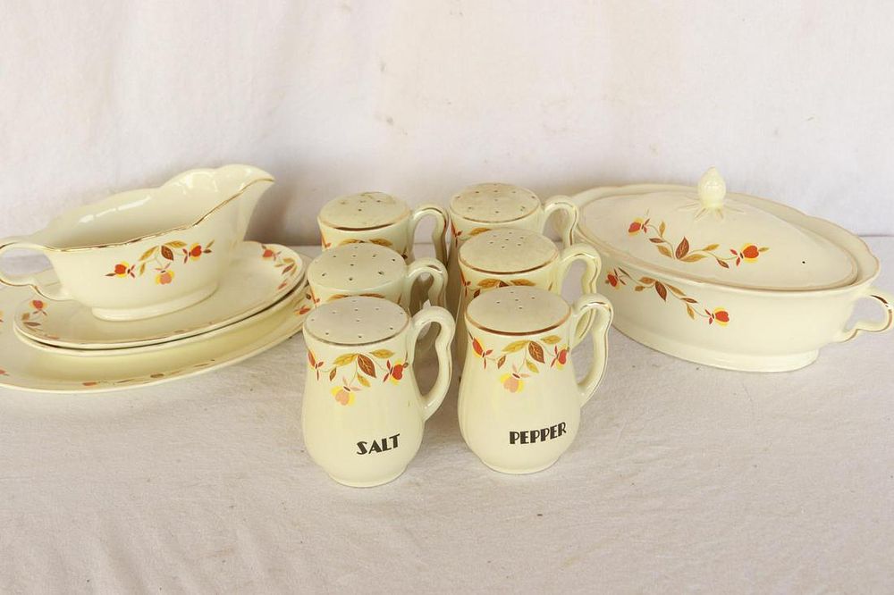 Lot 1215: Autumn Leaf Dishes
