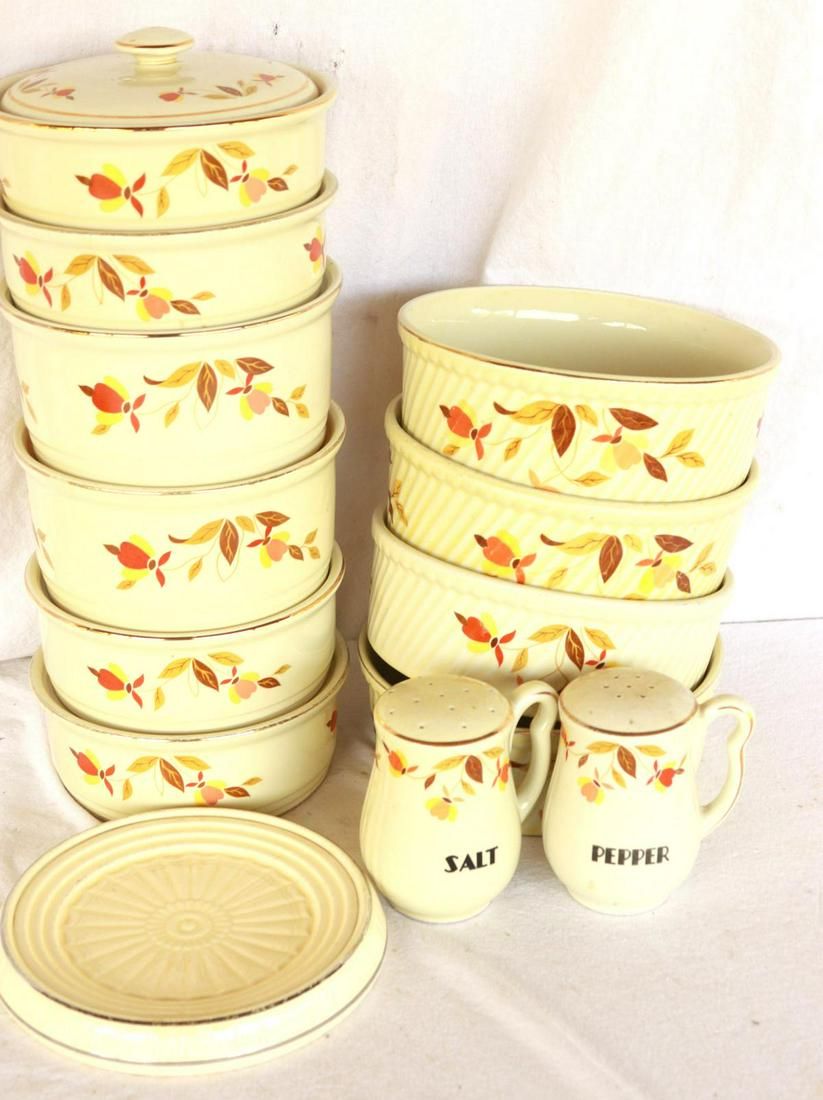 Lot 1216: Autumn Leaf Dishes