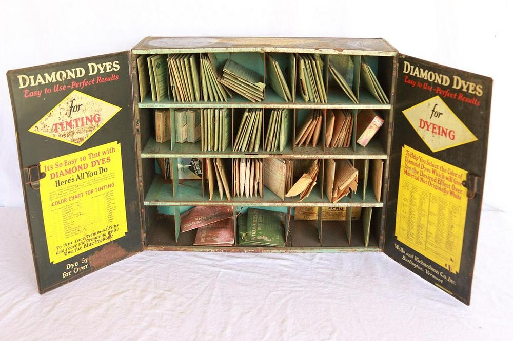 Lot 1255: Diamond Dyes Advertising Cabinet