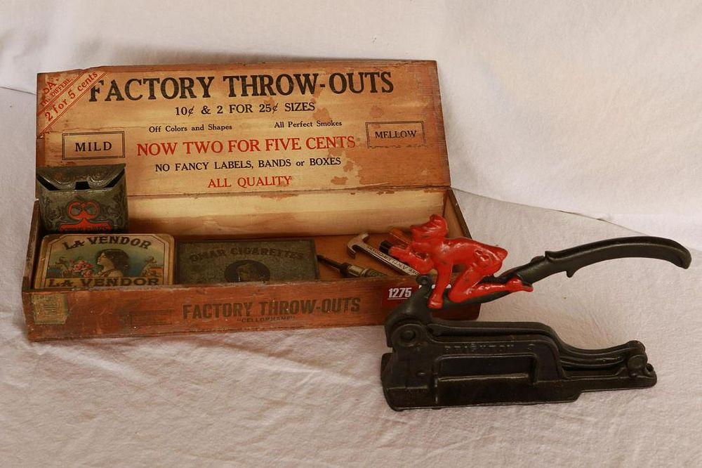 Lot 1275: Various Country Store Items