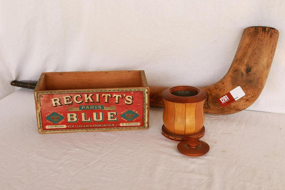 Lot 1281: Pipe & Advertising Box