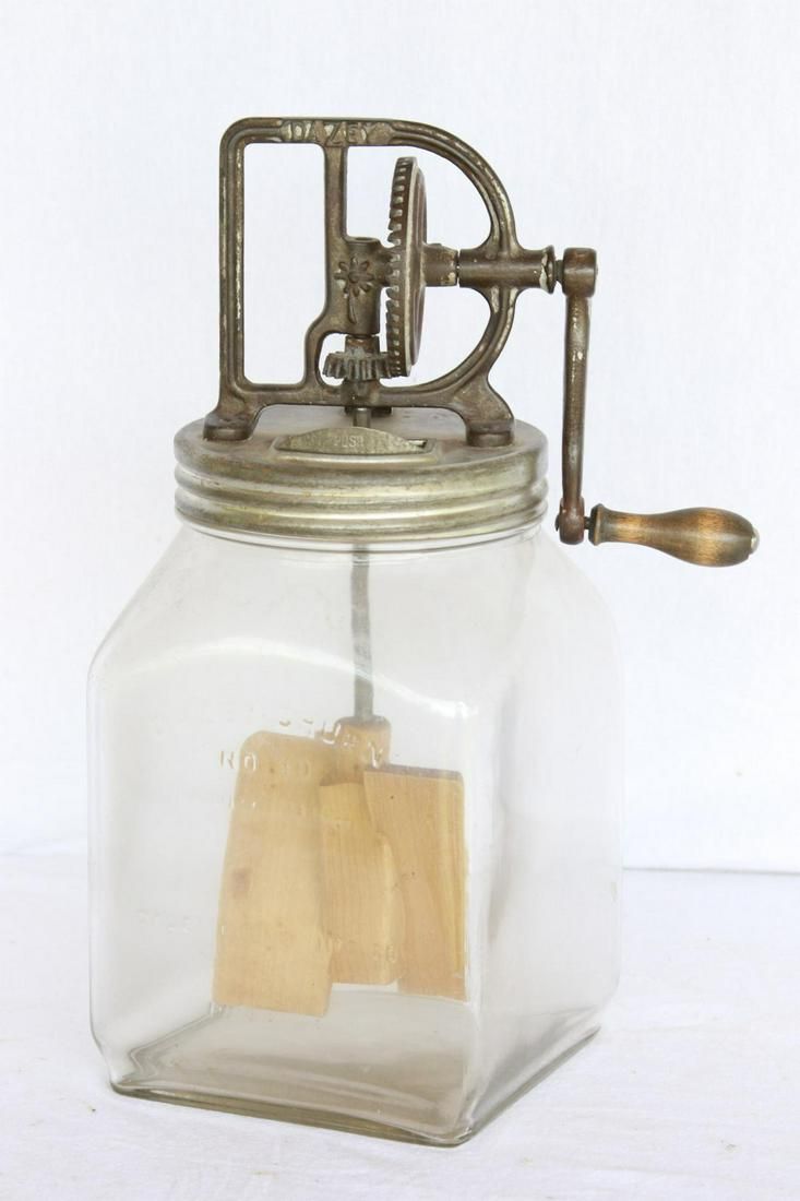 Lot 1331: Dazey #40 Glass Butter Churn
