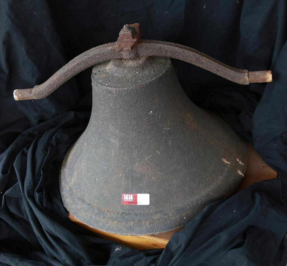 Lot 1414: Large Early Cast Farm Bell