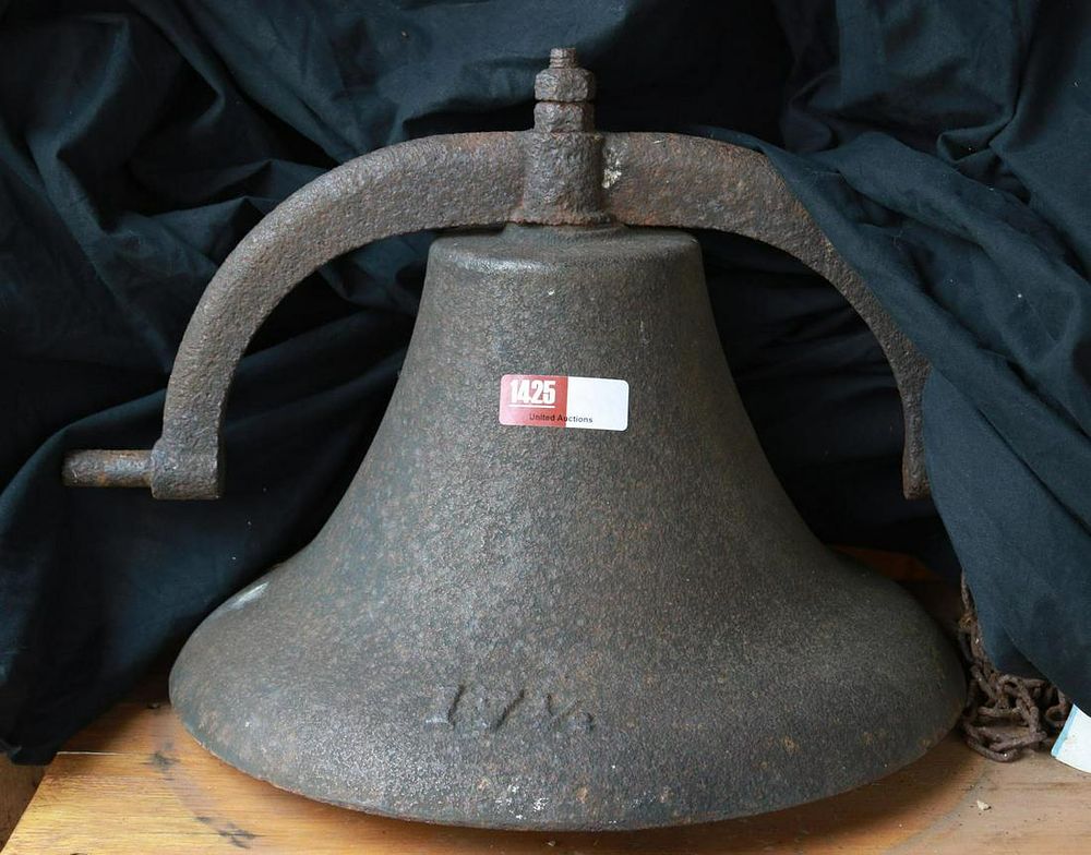 Lot 1425: Large Cast Farm Bell