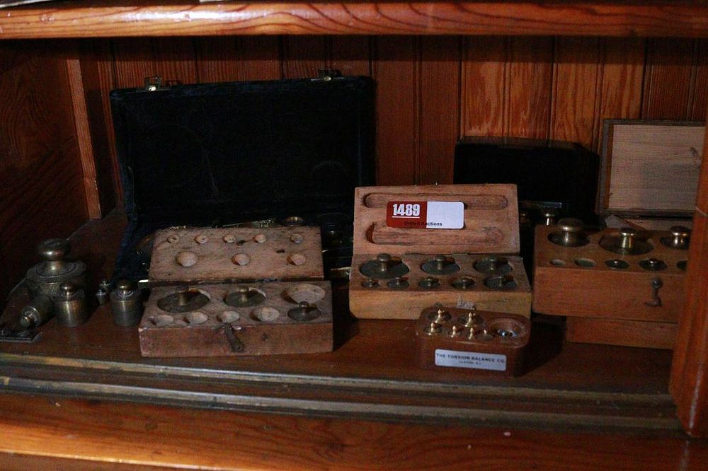 Lot 1489: Numerous Brass Scale Weights
