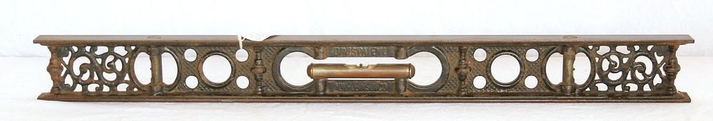 Lot 23: M.W. Robinson Davis Double Plumb & Level