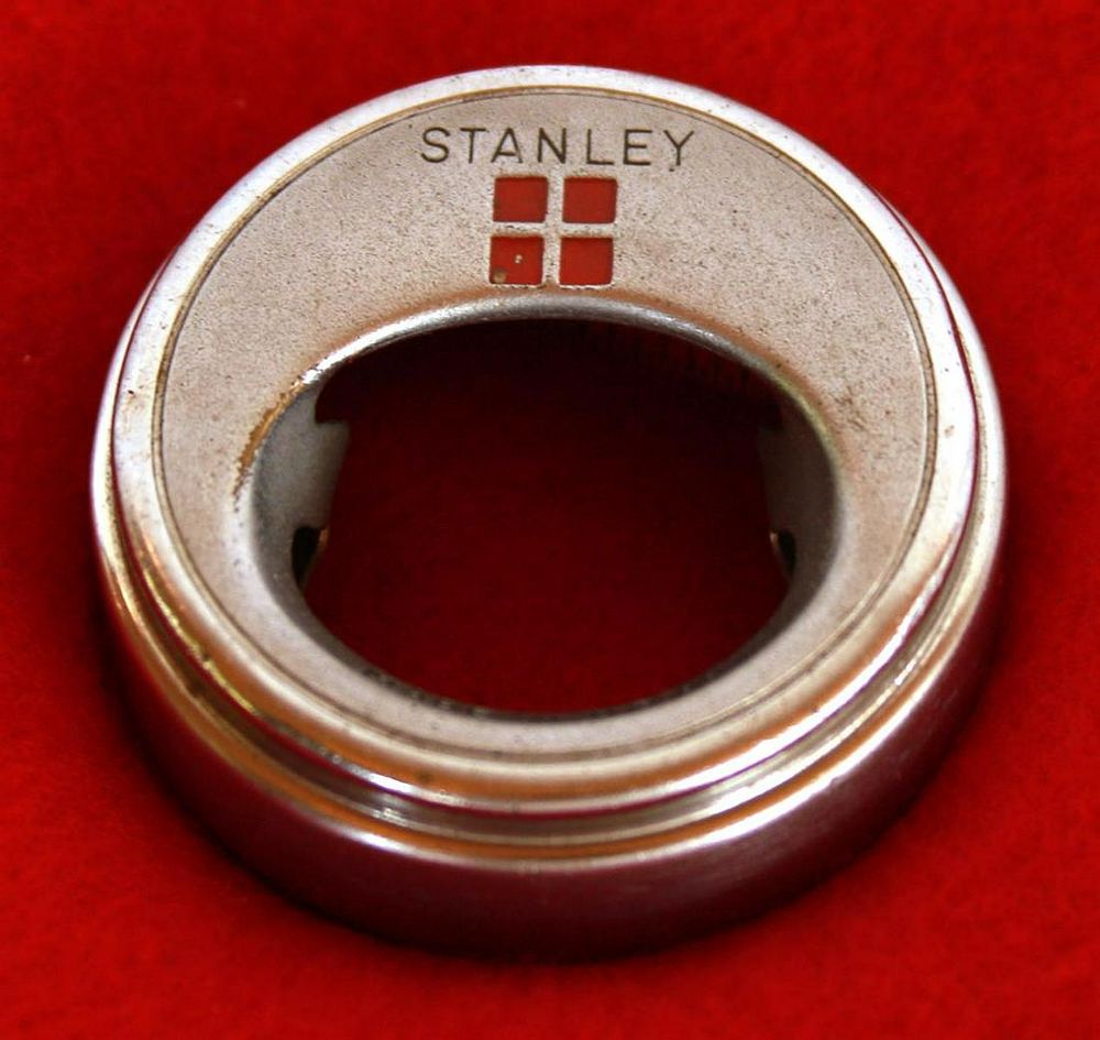 Lot 100: RARE Stanley #3206 Four Square Tape Roll
