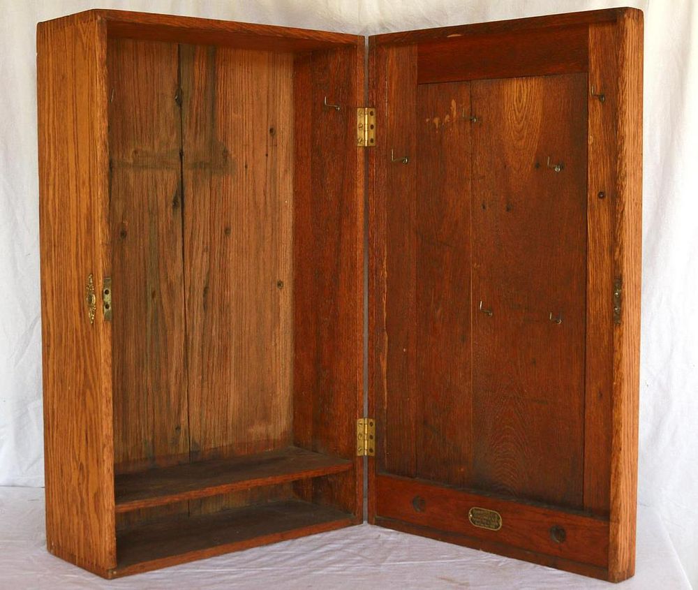 Lot 242: Stanley Upright Tool Cabinet