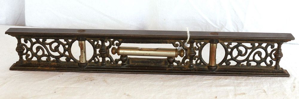 Lot 259: 18" Davis Double Plumb & Level