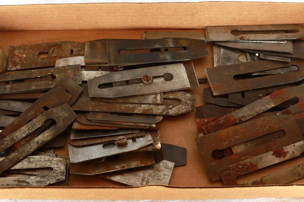 Lot 276: Box of Blades