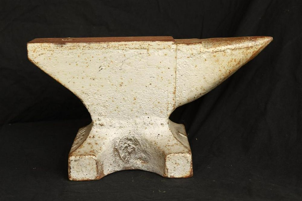 Lot 401: LL&B Co. / Vulcan  #5 Anvil