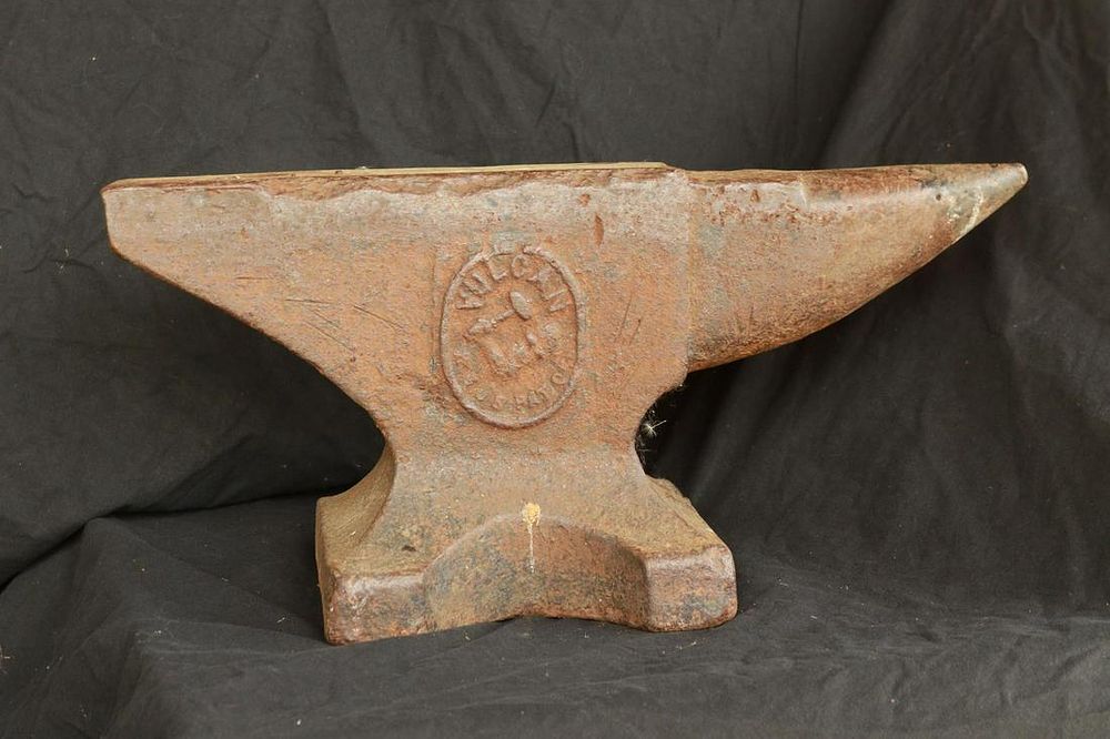 Lot 406: Vulcan #8 Anvil