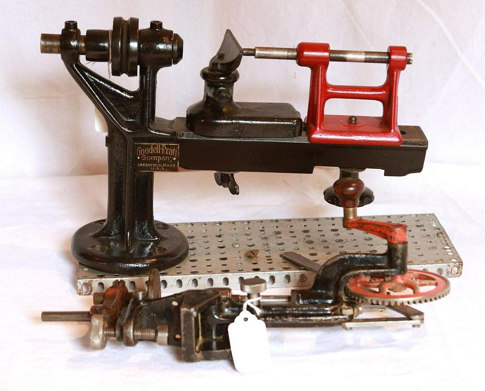 Lot 466: Mini Lathe & Small Drill Press