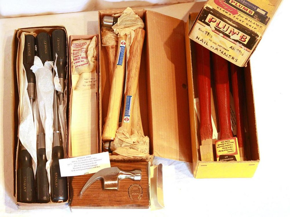 Lot 481: Hammers, Handles & Screwdrivers
