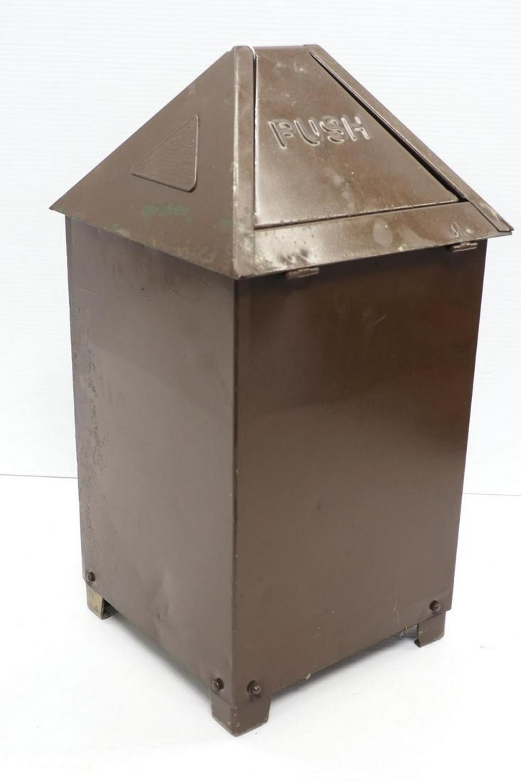 Lot 1012: Miniatature metal trash can