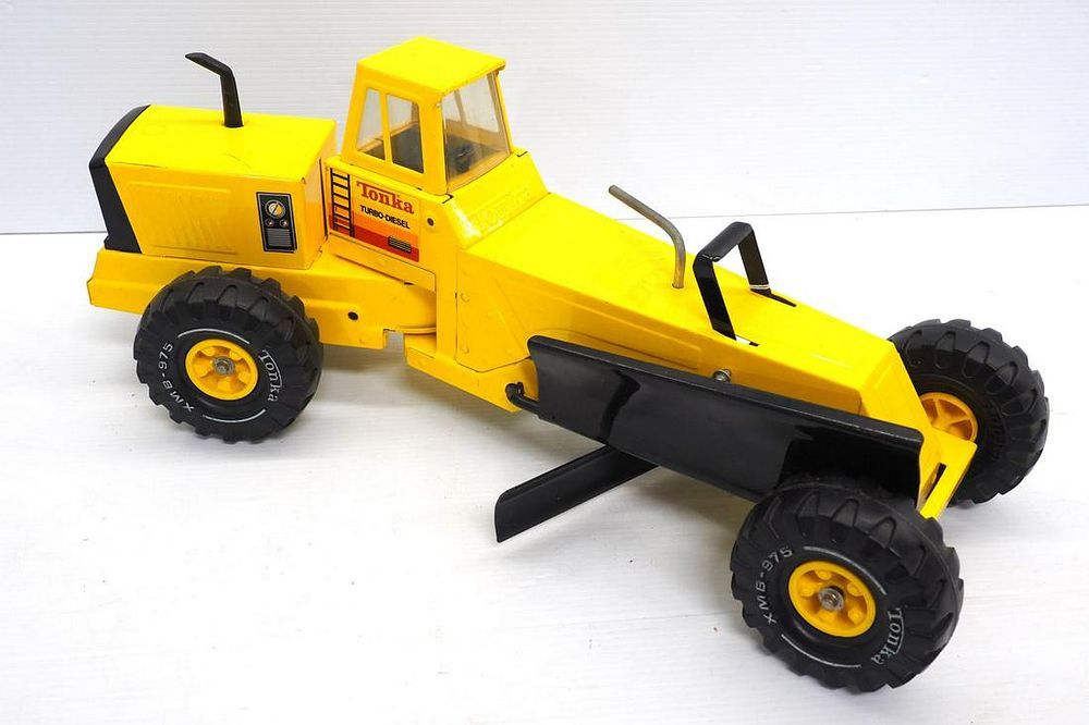 Lot 1055: Tonka toy road grader
