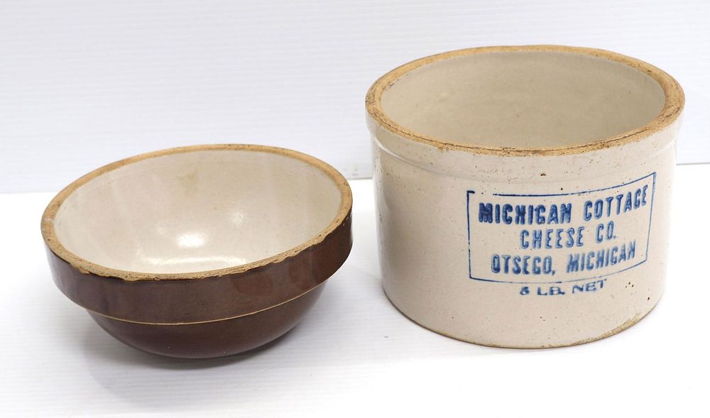Lot 1065: (2) Crocks