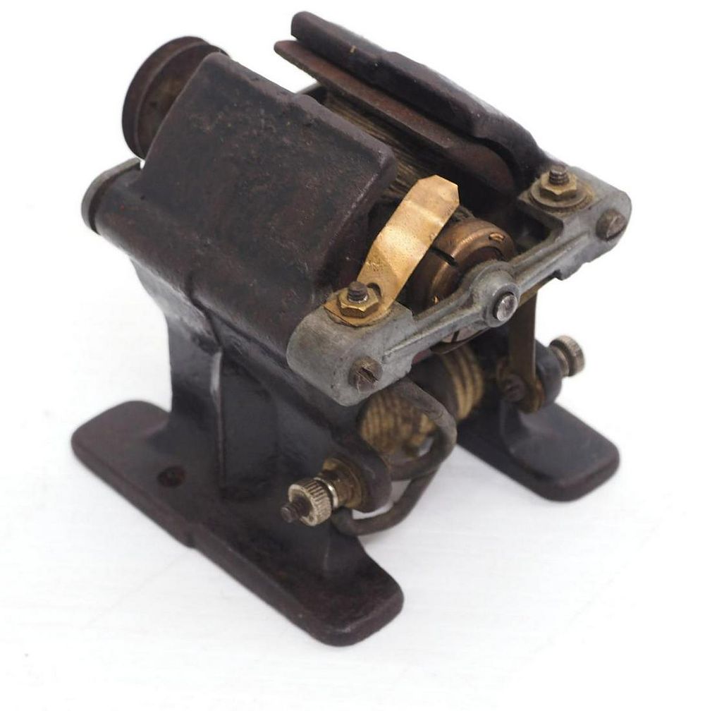 Lot 1087: Model electric motor