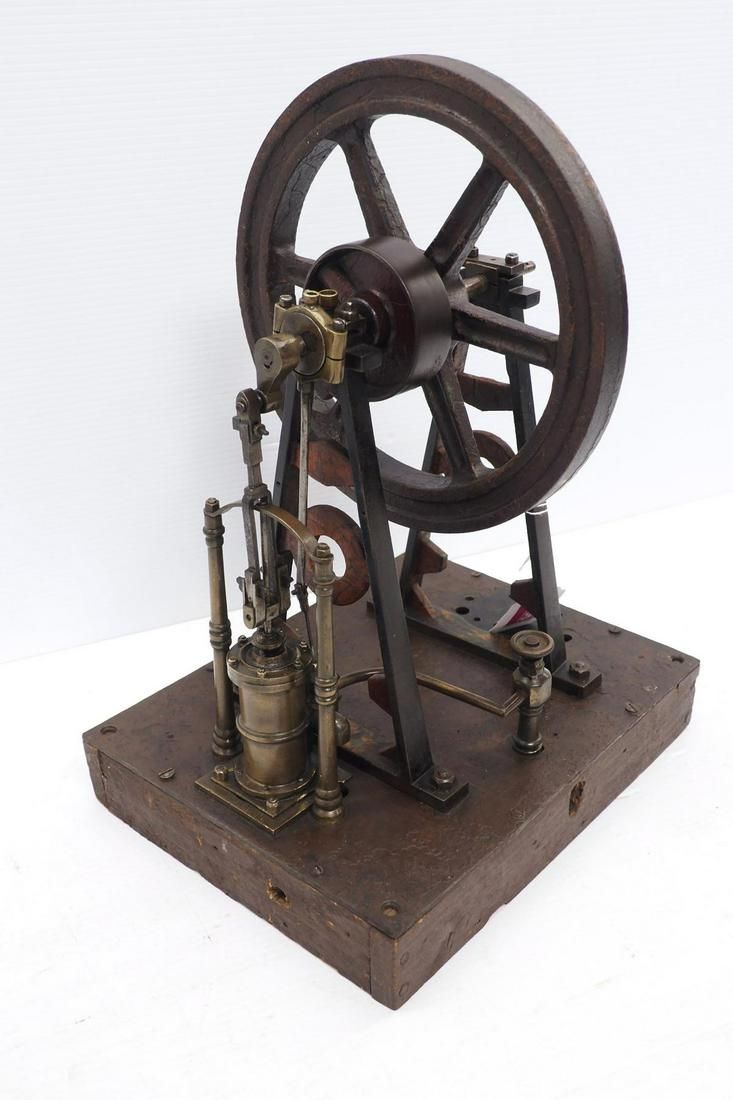 Lot 1096: Model engine