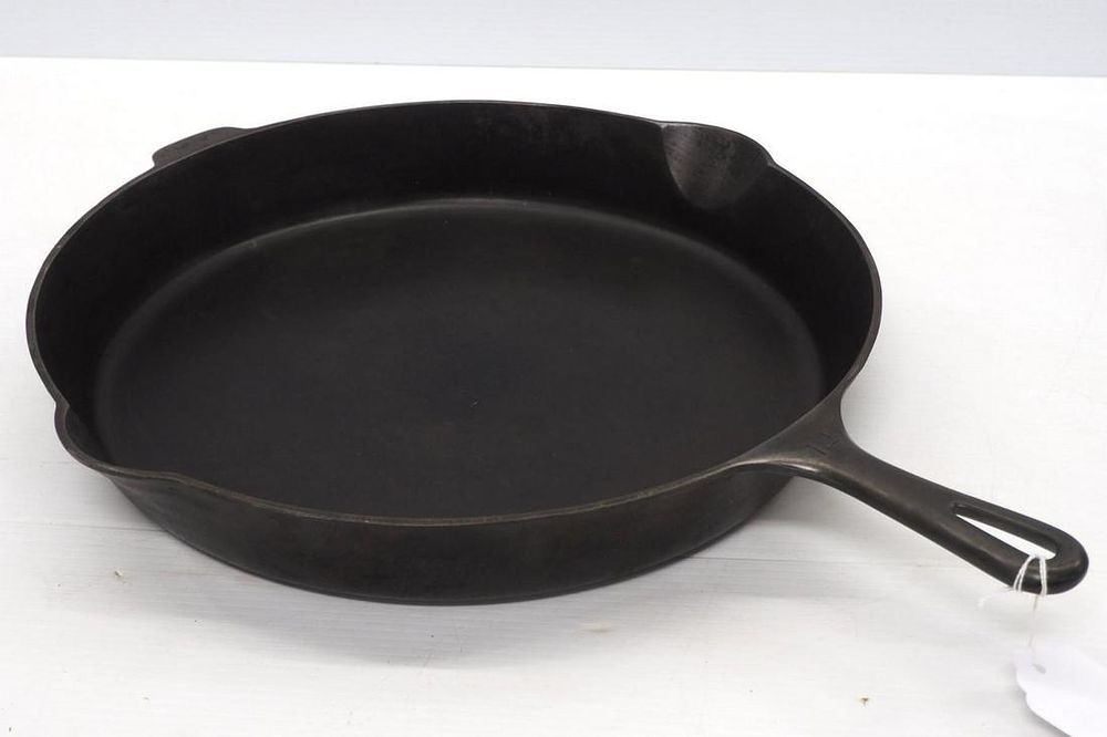 Lot 1126: Griswold No.14 cast iron skillet