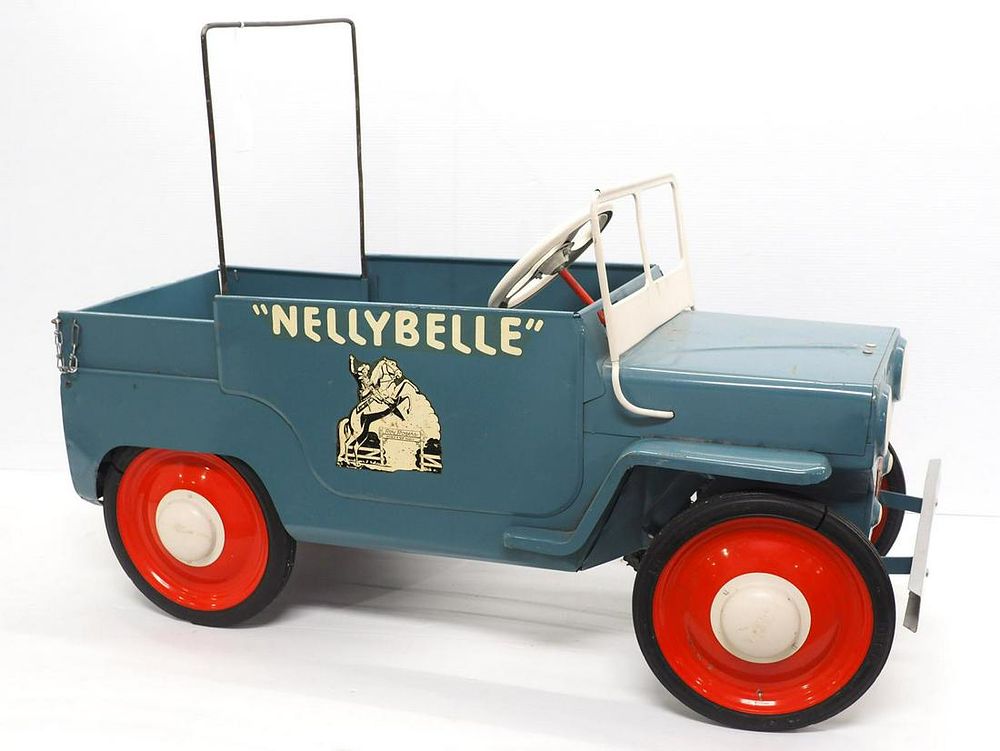 Lot 1173: Nelly Belle pedal car
