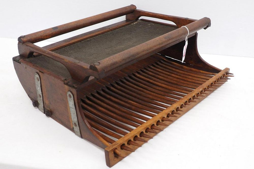 Lot 1185: Primitive cranberry picker