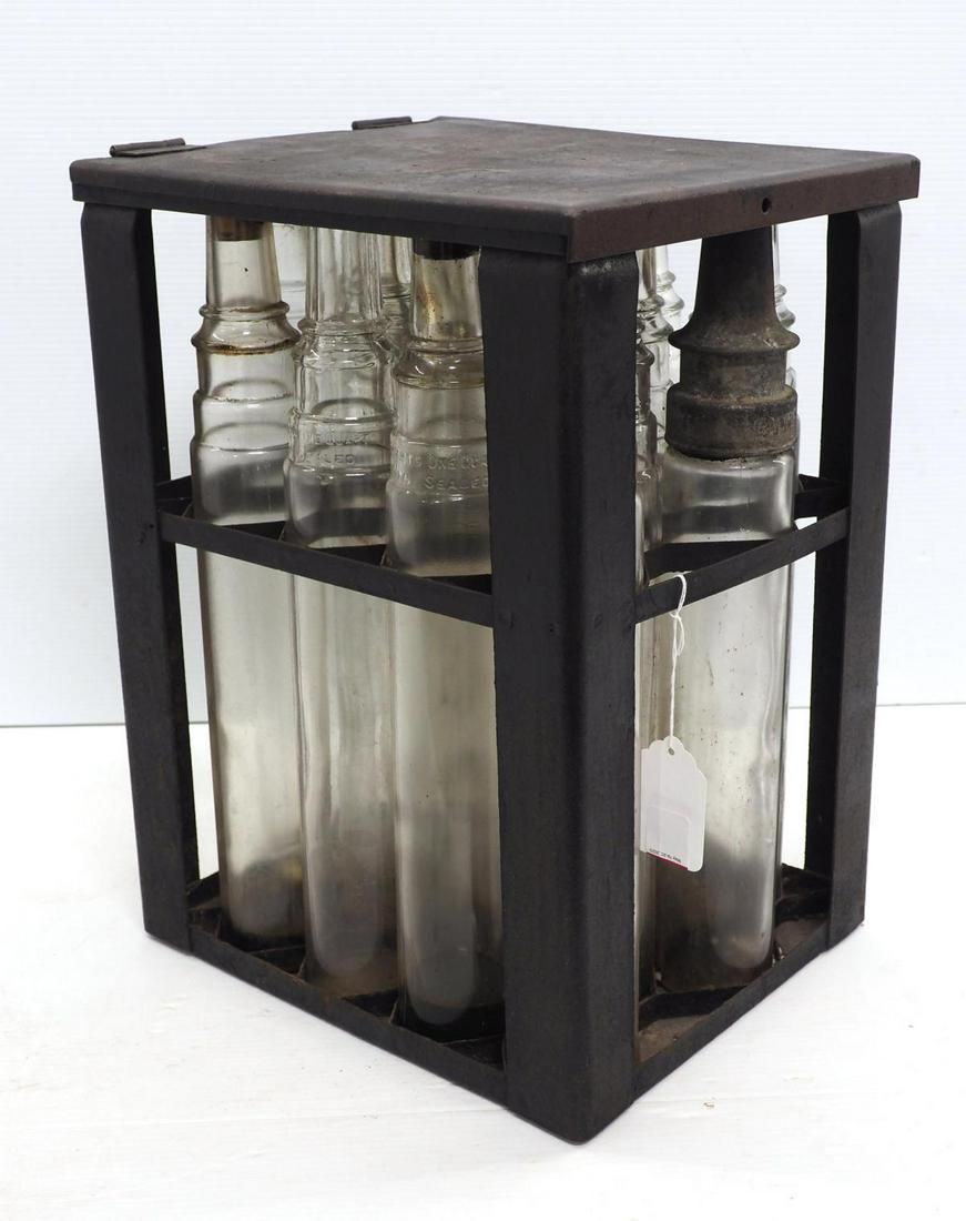 Lot 1186: Oil bottle case