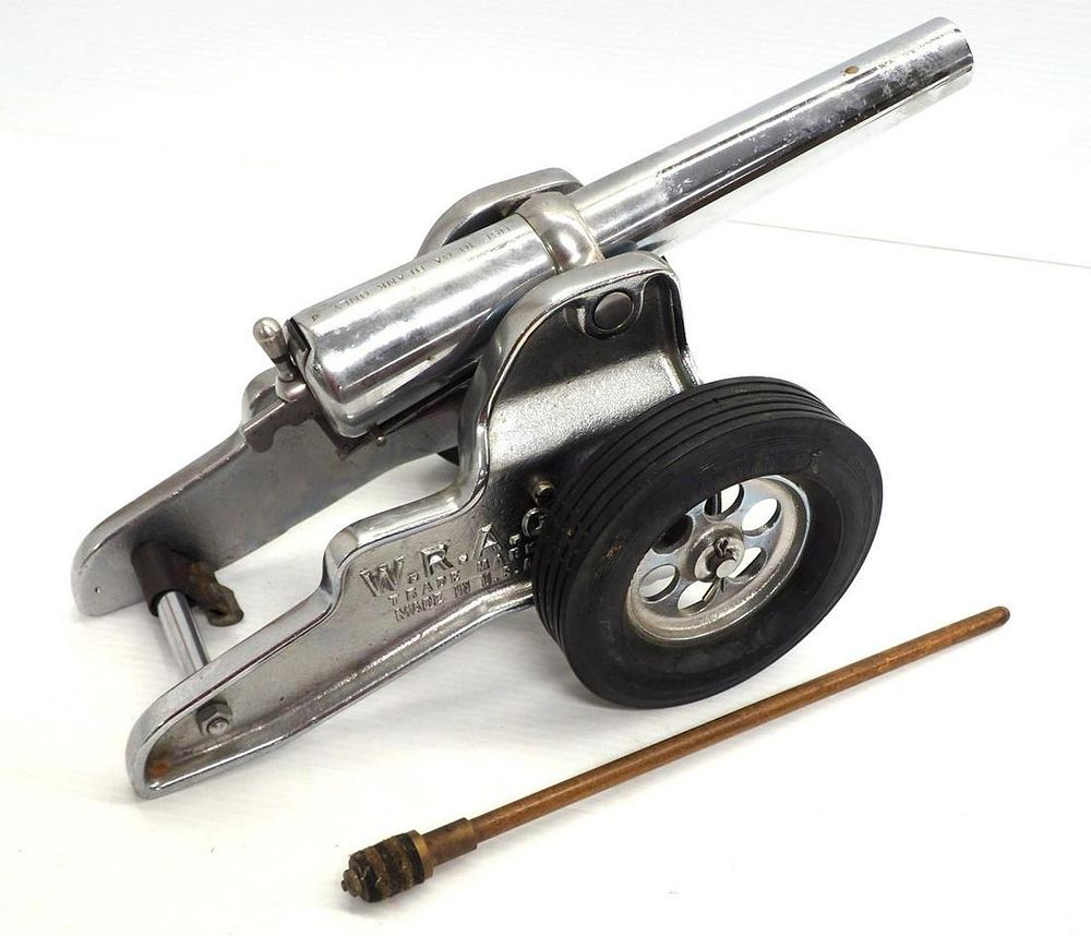 Lot 1192: 10 ga. cannon made by W.R.A. Co. "Winchester"
