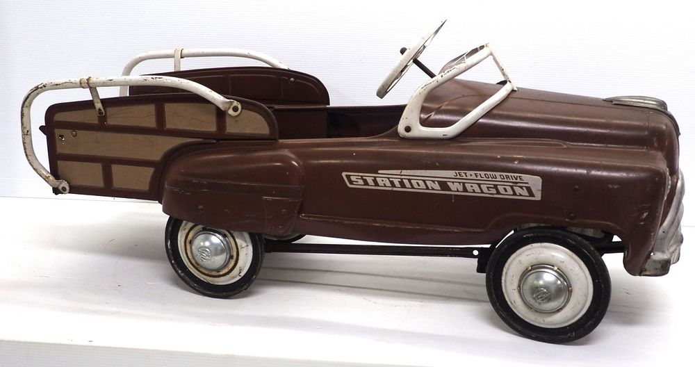 Lot 1195: Jet Flow Drive pedal station wagon