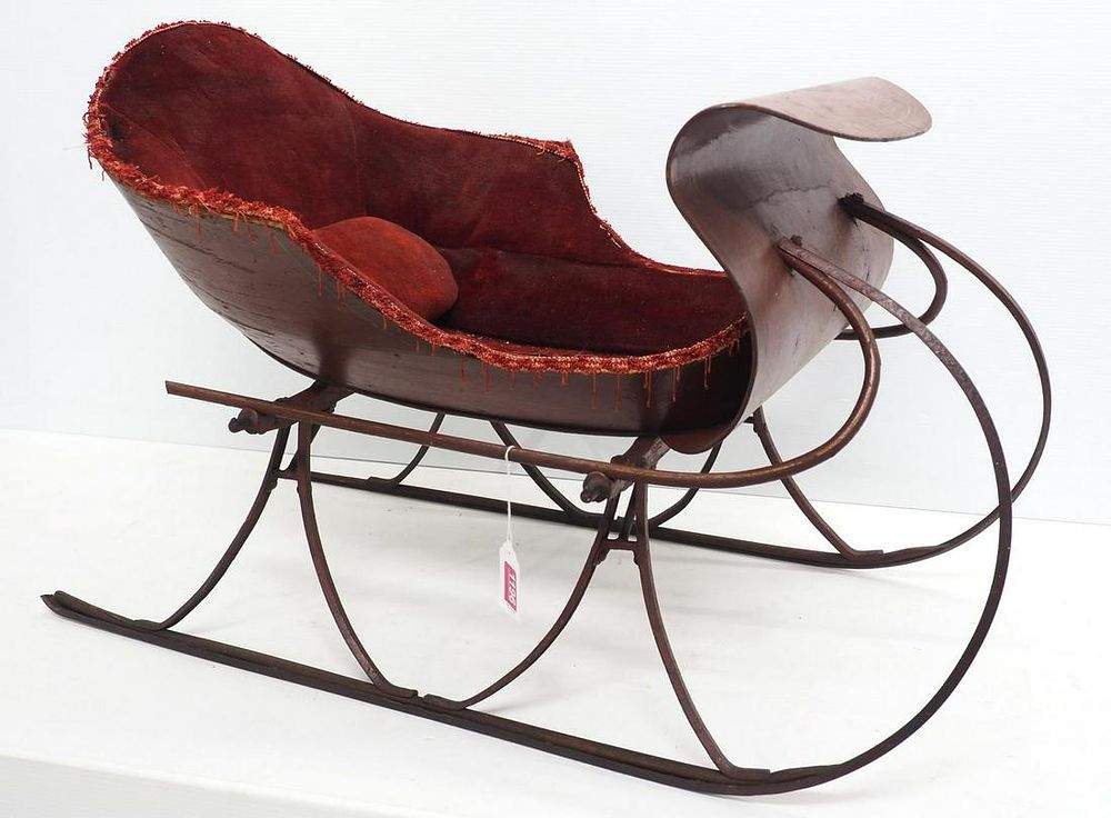 Lot 1196: Child's sleigh