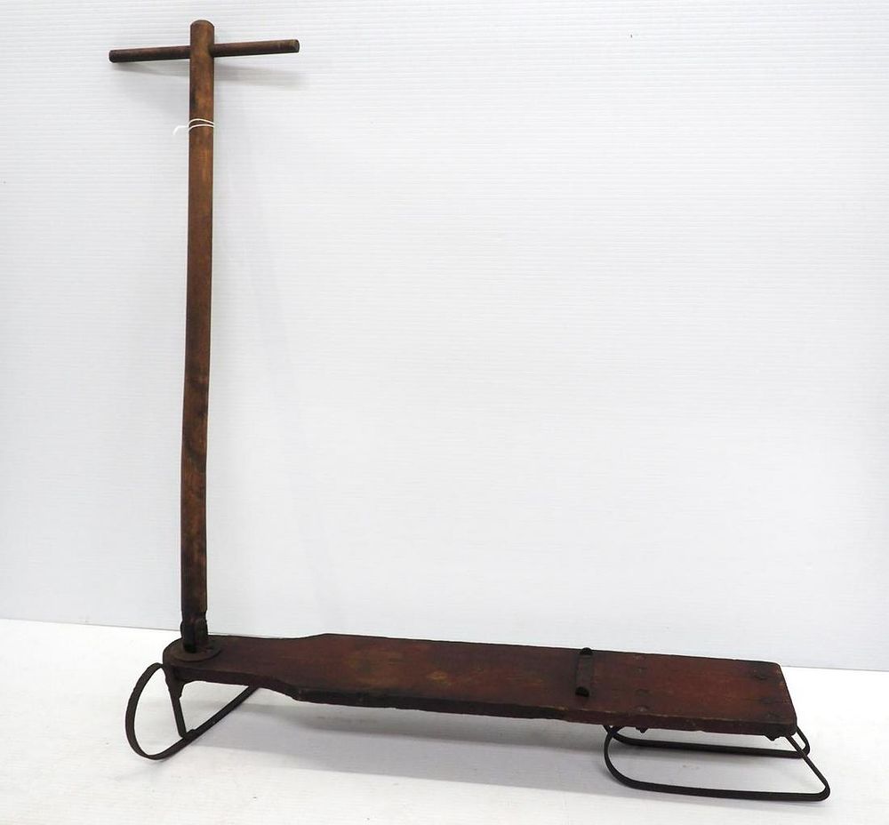 Lot 1229: Child's ski toy