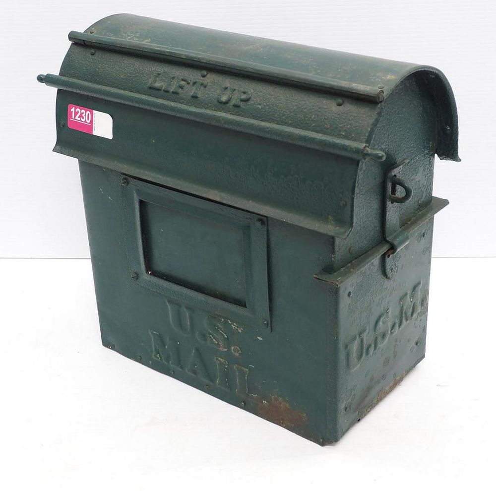 Lot 1230: Cast iron US Mail box