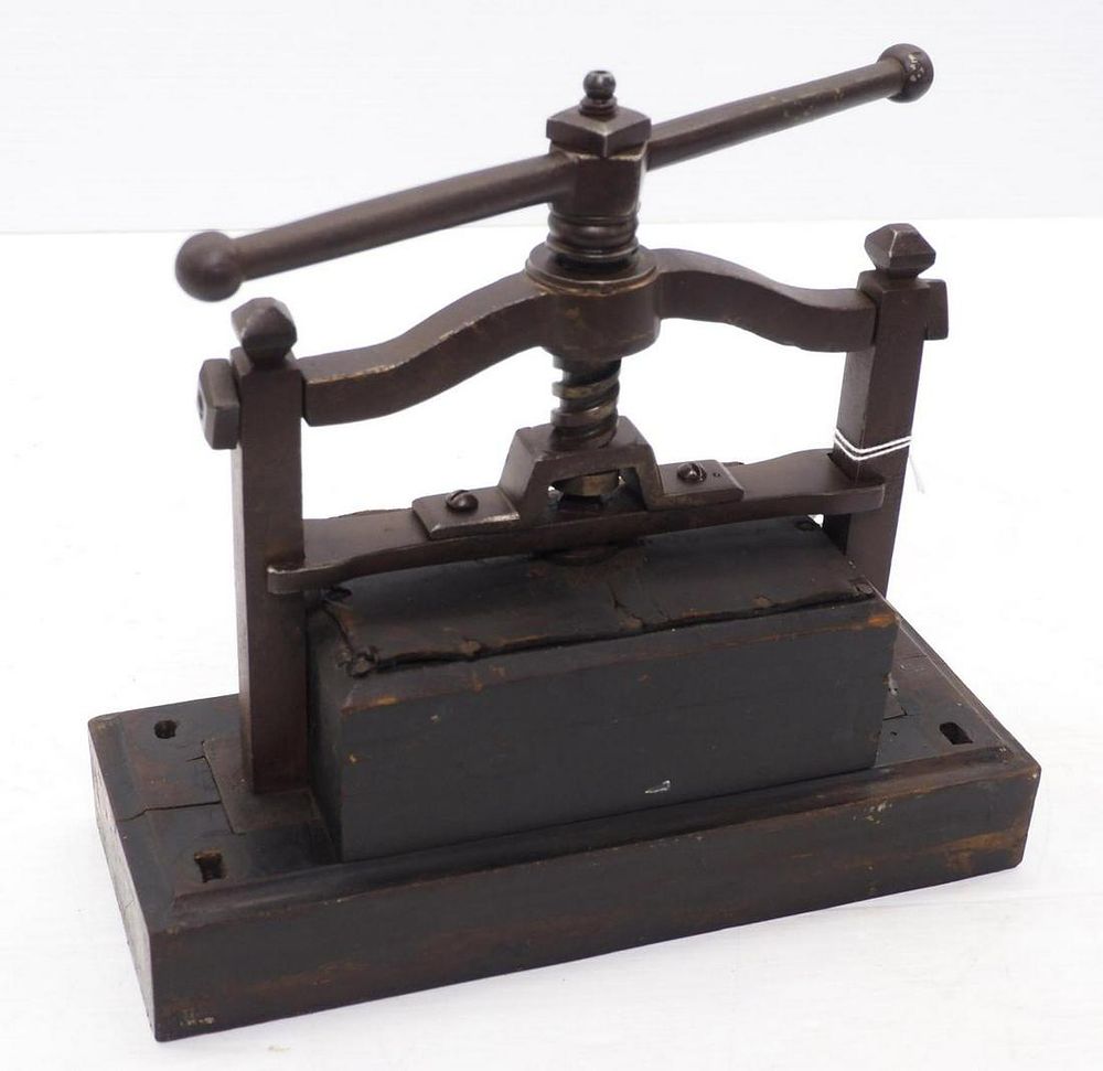 Lot 1234: Iron & wood book press