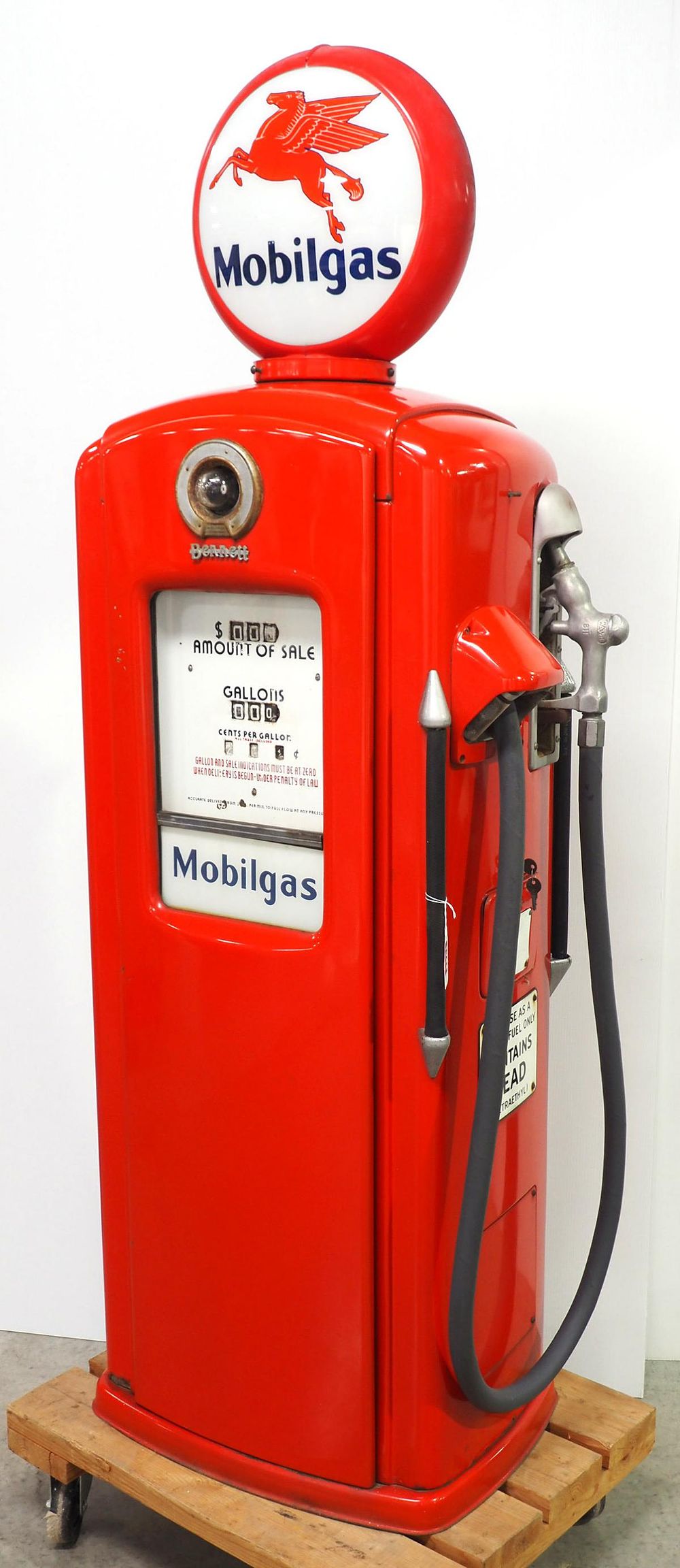 Lot 1244: Bennett Model 756 gas pump