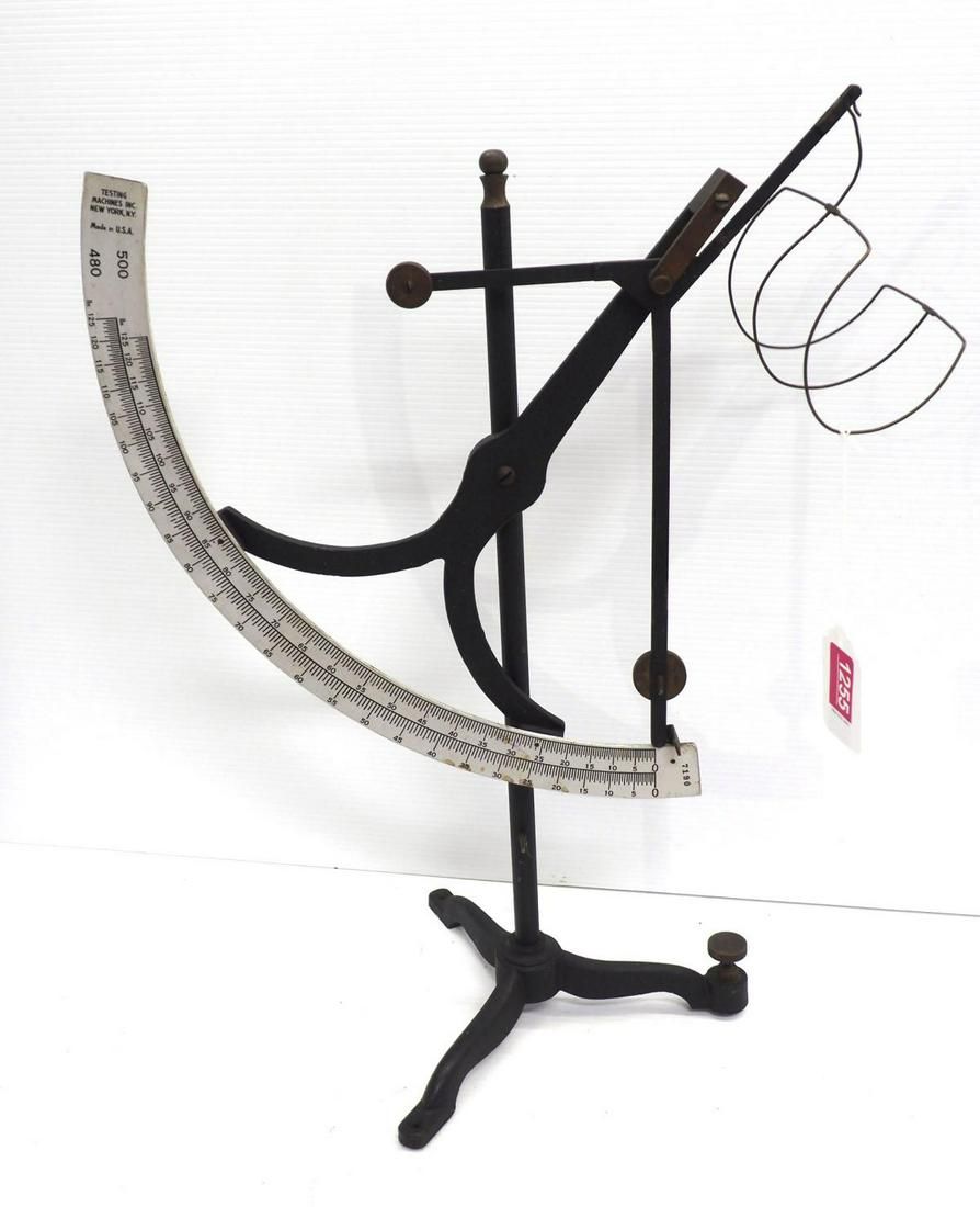 Lot 1255: Unusual testing scale