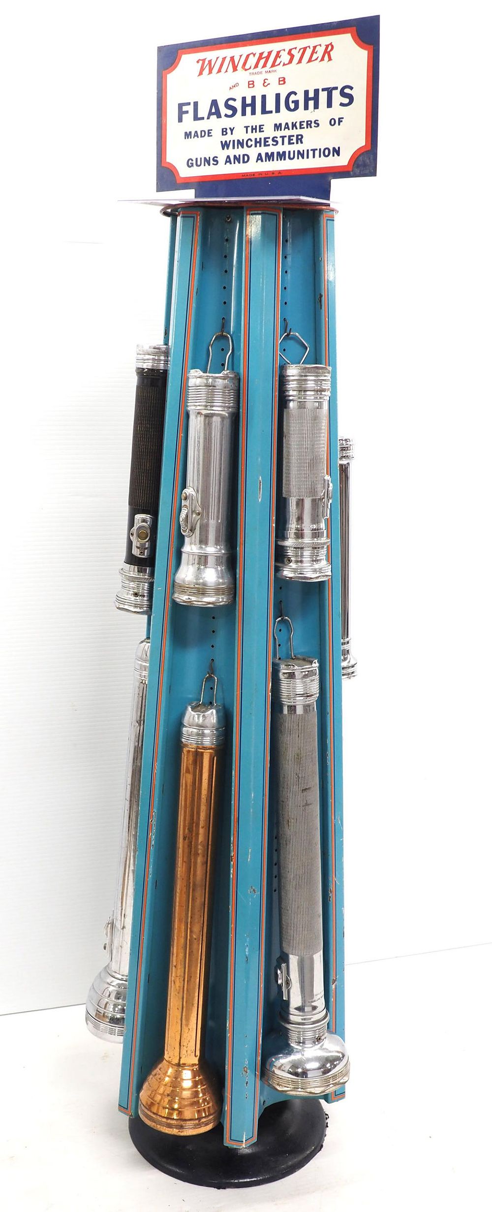 Lot 1264: Winchester store display for flashlights & batteries