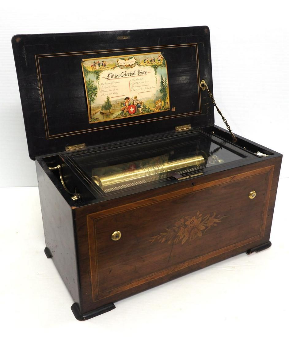 Lot 1279: Hand-crank Swiss music box
