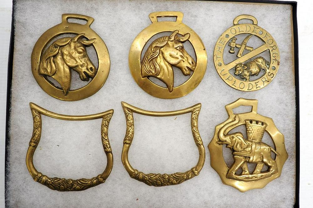 Lot 1308: (6) Large brass harness ornaments