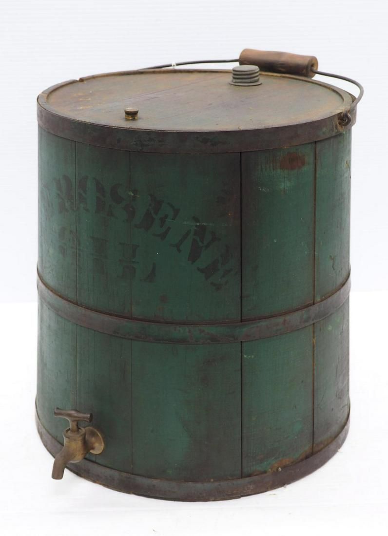 Lot 1334: Wooden kerosene pail