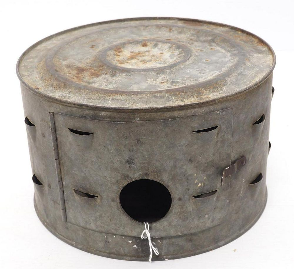 Lot 1335: Galvanized chicken nest